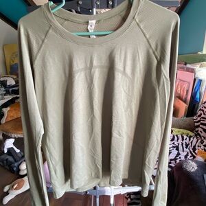 Swiftly Tech Long-Sleeve Shirt 2.0
Waist Length